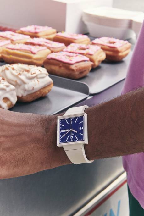 Swatch Uhr "What If Beige?" Begrenzte Freigabe
